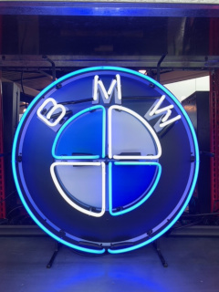 neon verlichting BMW oldies saloon